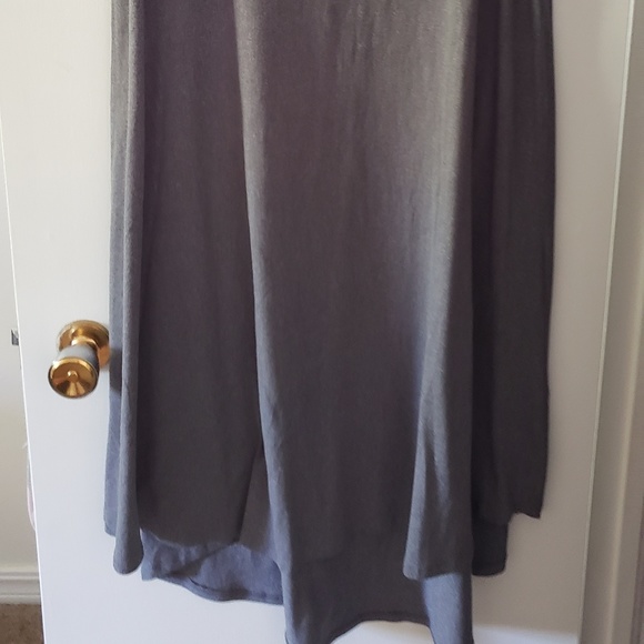 Lularoe Carly - Picture 2 of 4